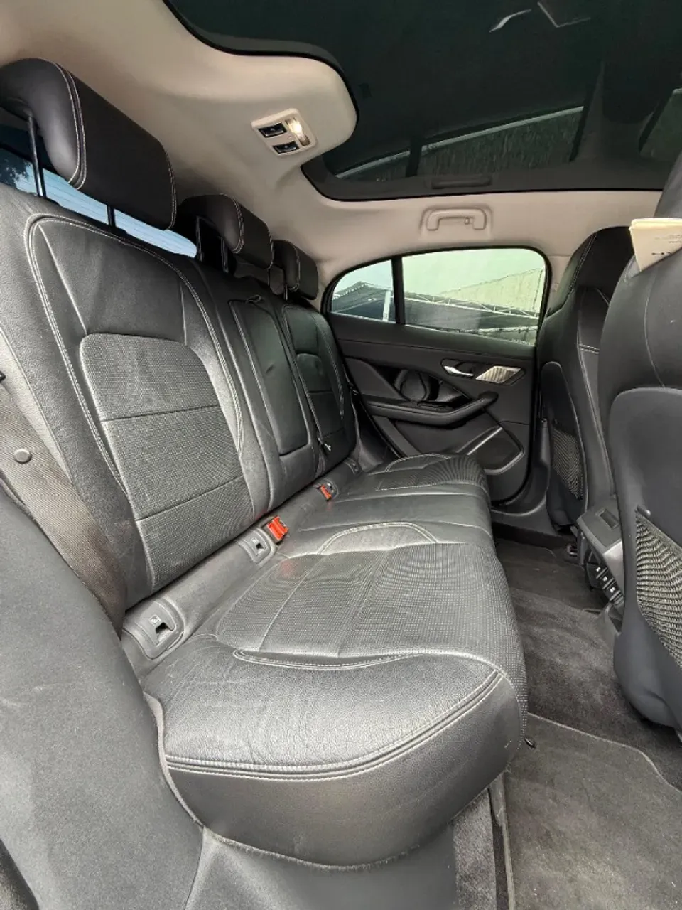 Jaguar I-pace - Imagem 18