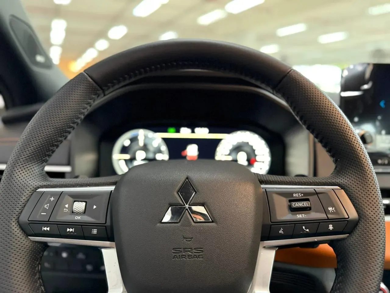 Mitsubishi Outlander Plug-in Hybrid - Imagem 9