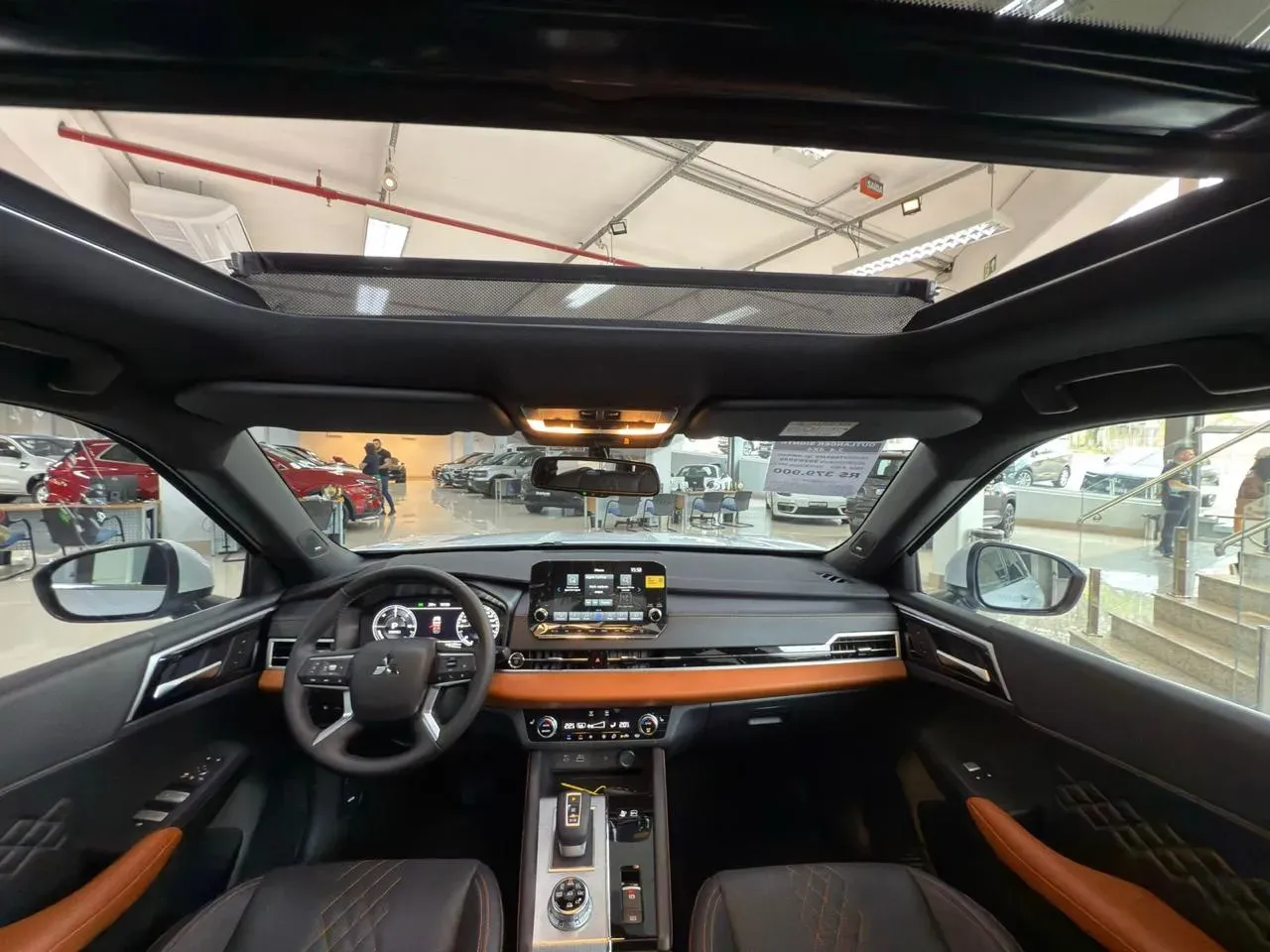 Mitsubishi Outlander Plug-in Hybrid - Imagem 13