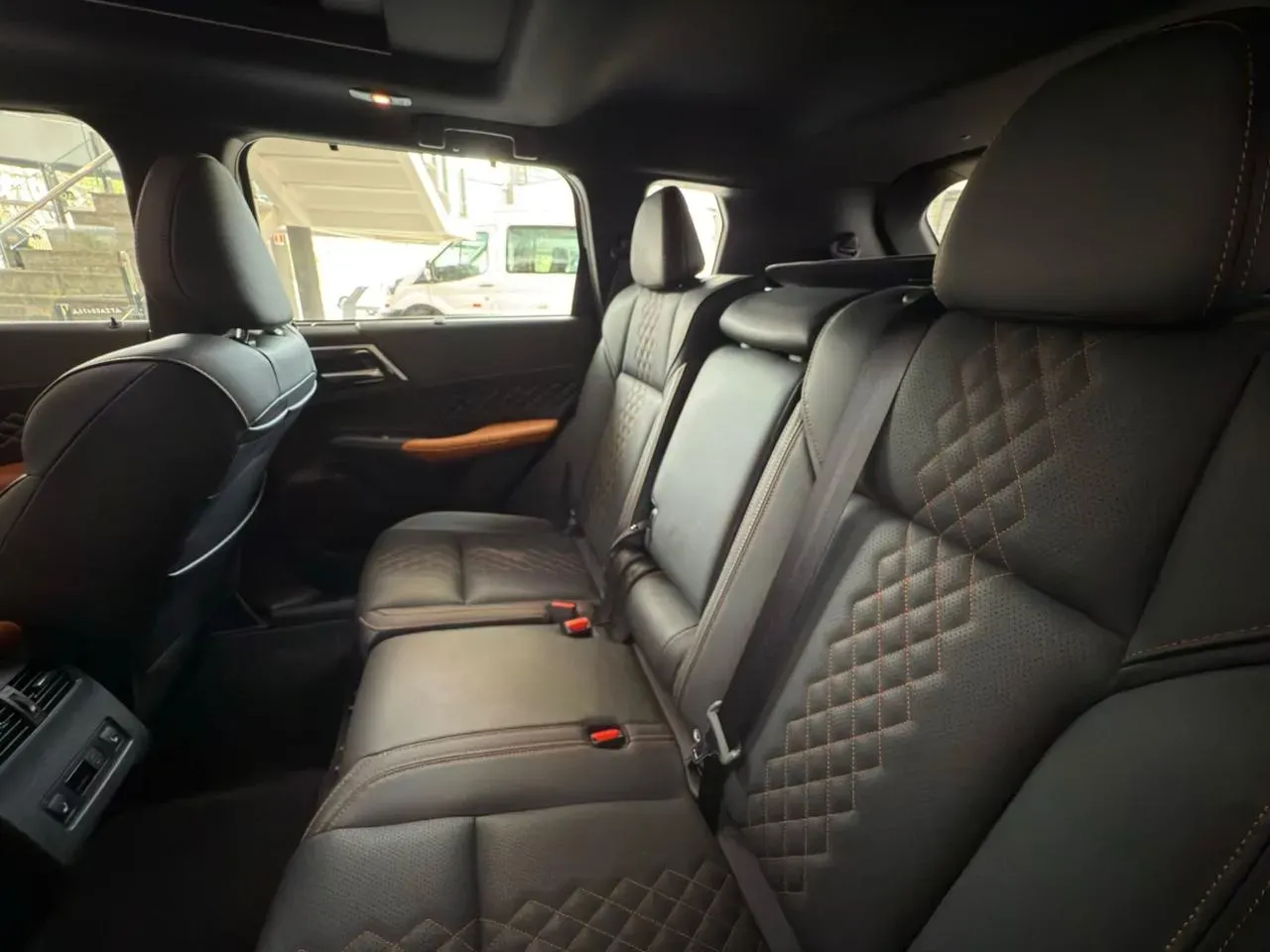 Mitsubishi Outlander Plug-in Hybrid - Imagem 18