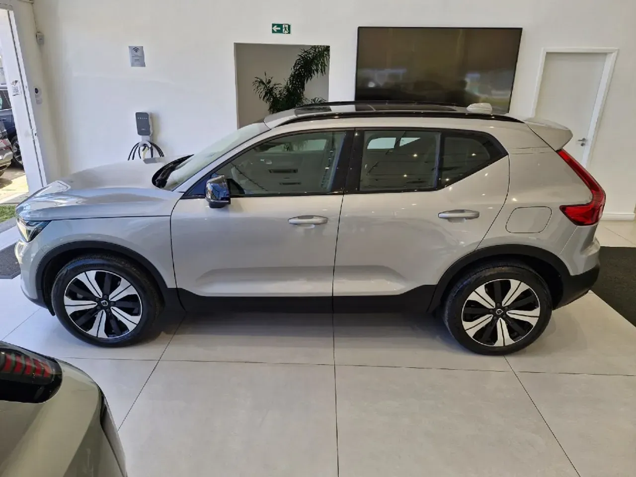 Volvo XC40 Recharge - Imagem 3