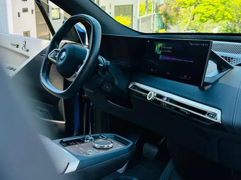 BMW Ix - Imagem 3