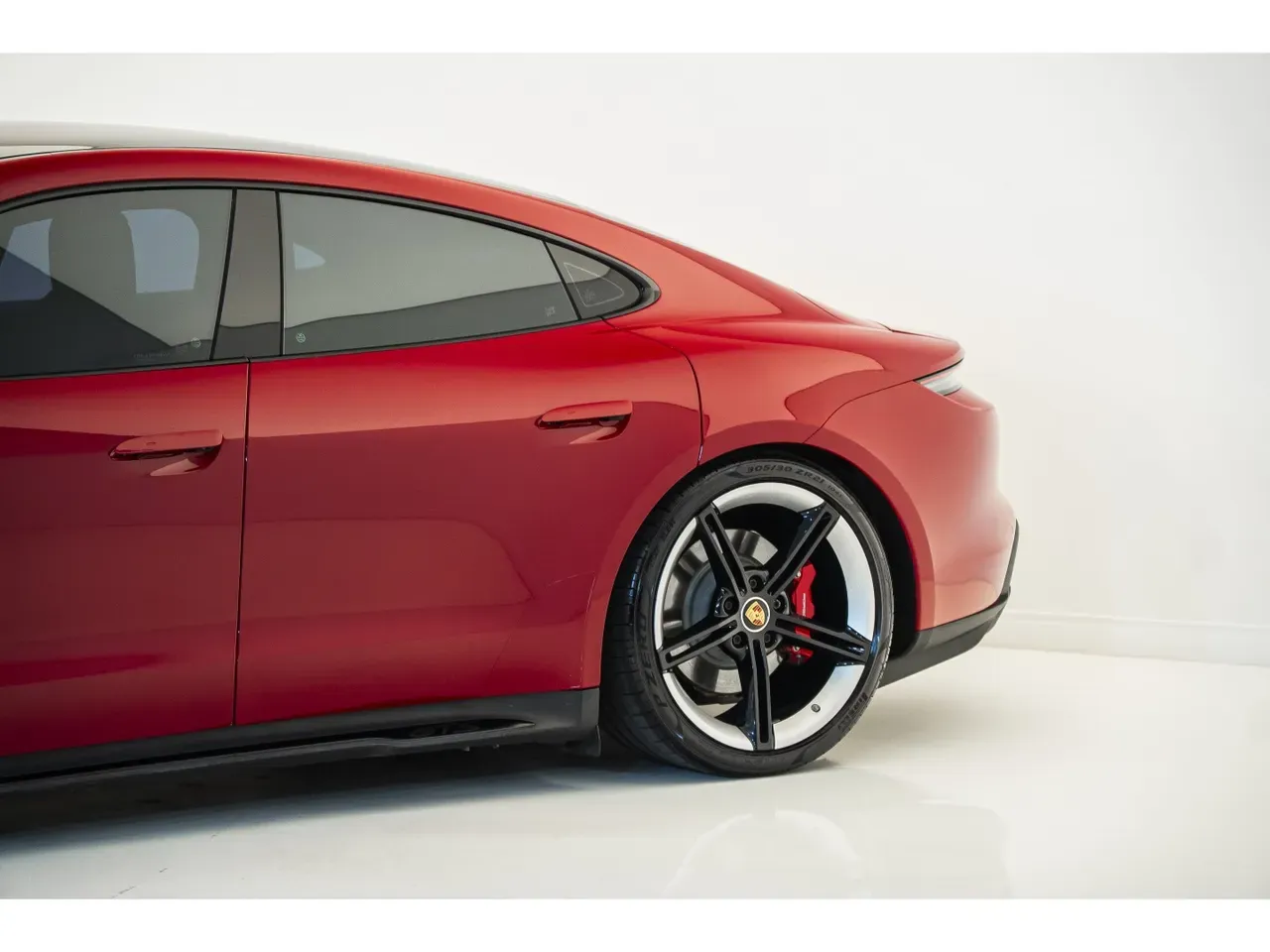 Porsche Taycan - Imagem 16