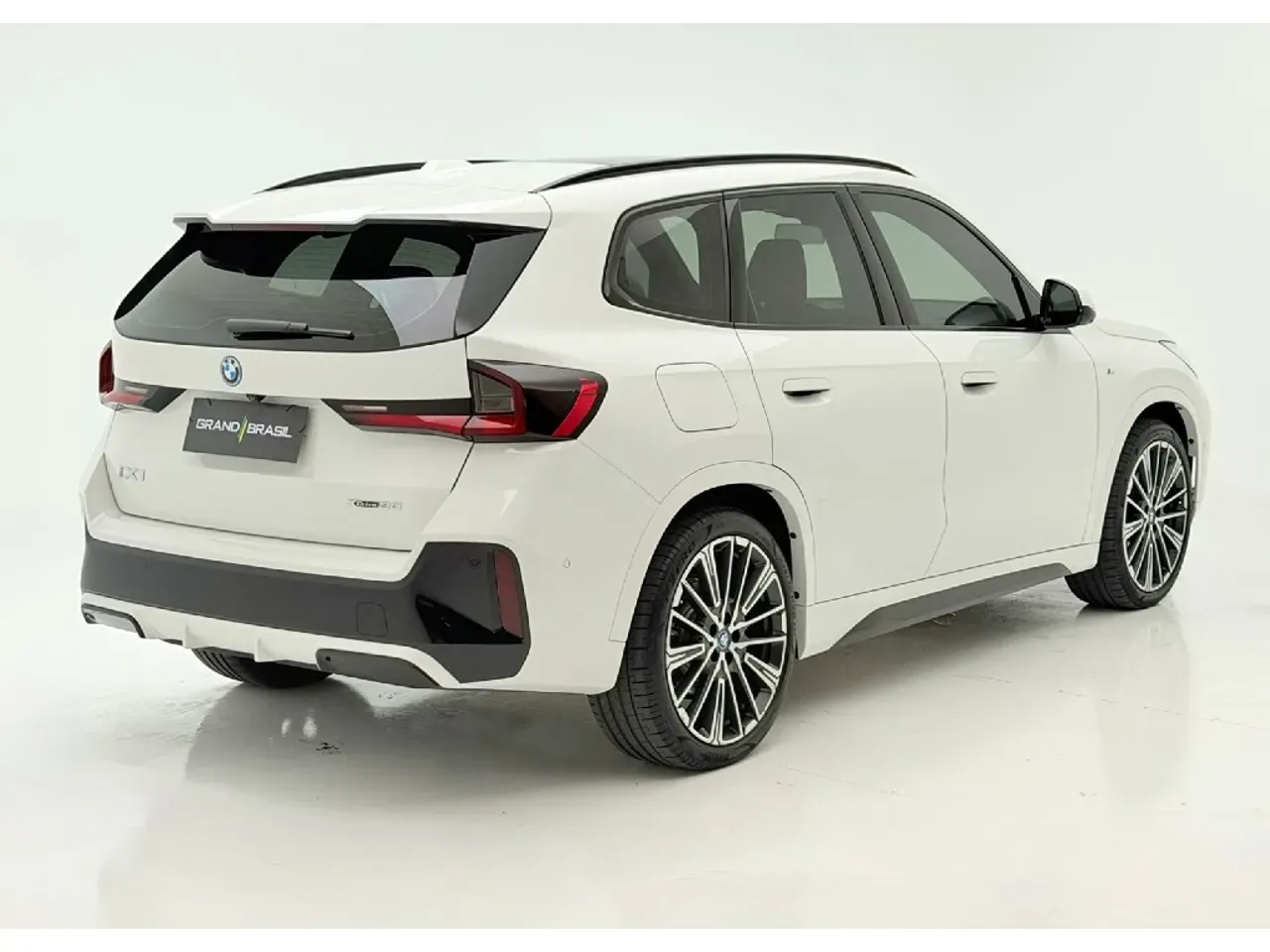 BMW IX1 - Imagem 3