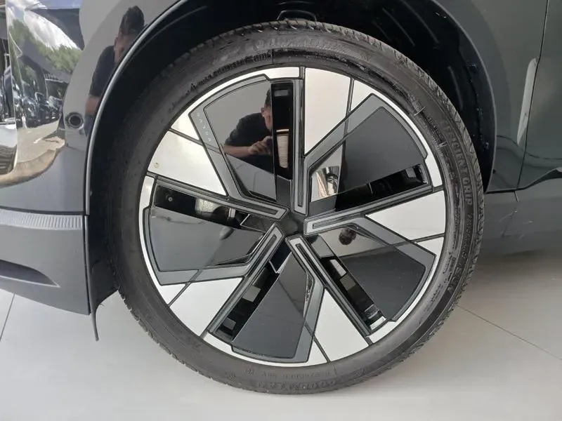 Volvo EX30 - Imagem 5