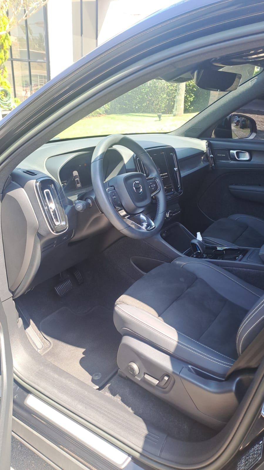 Volvo XC40 Recharge - Imagem 5