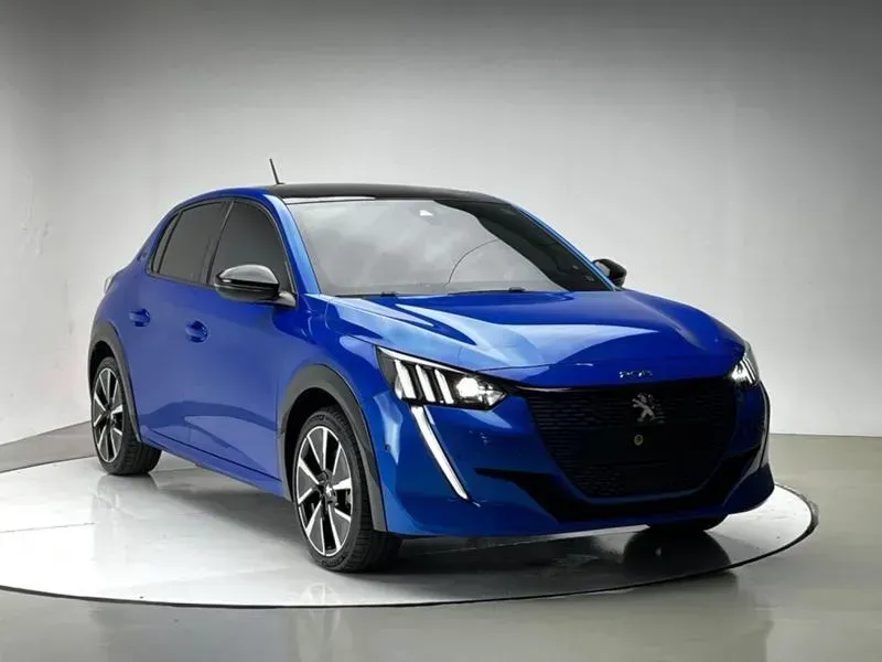 Foto de um peugeot e-208