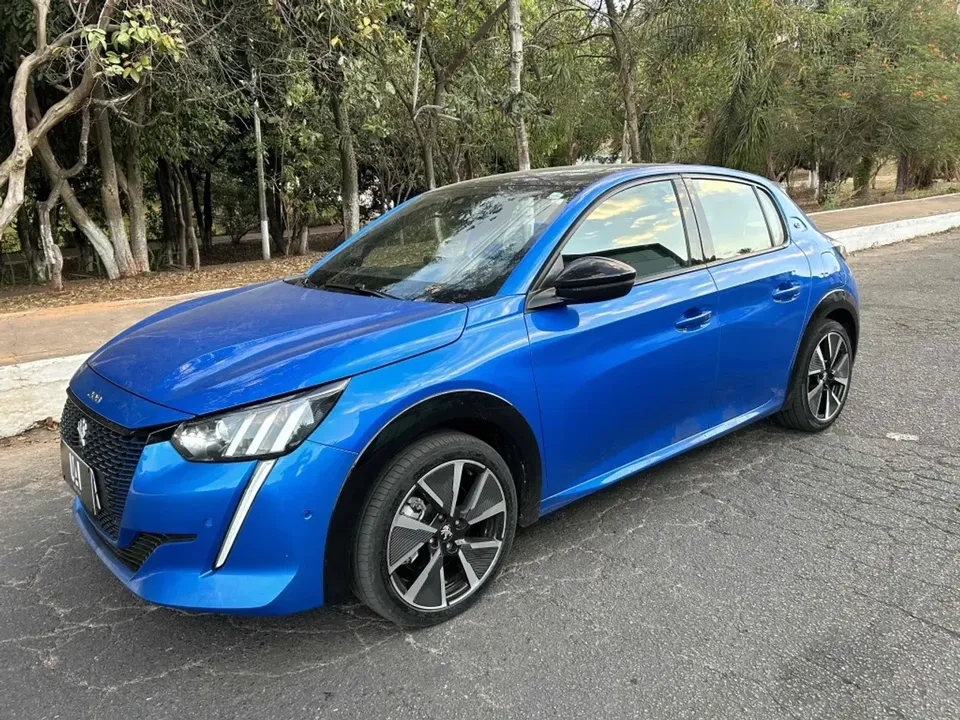 Foto de um peugeot e-208