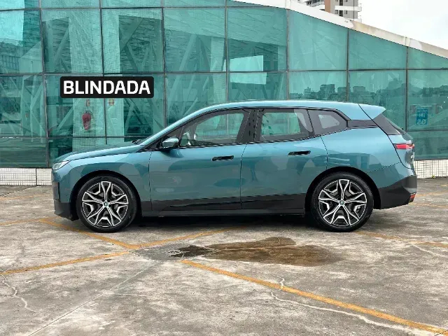 Foto de um bmw ix