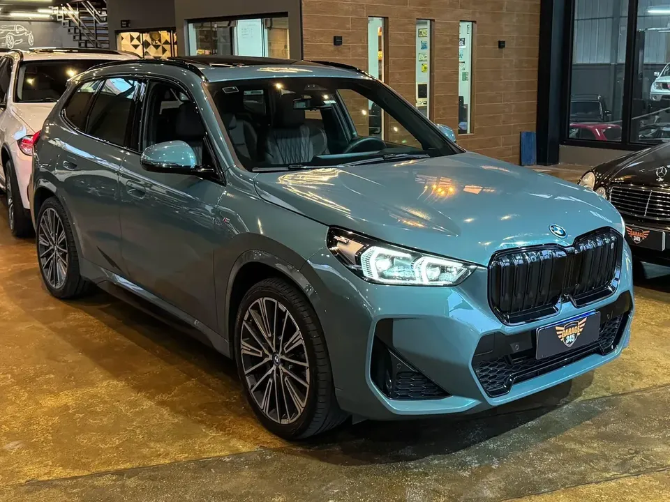 Foto de um bmw ix1