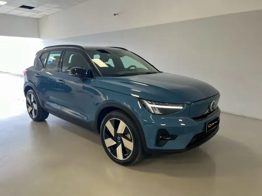Foto de um volvo xc40 recharge