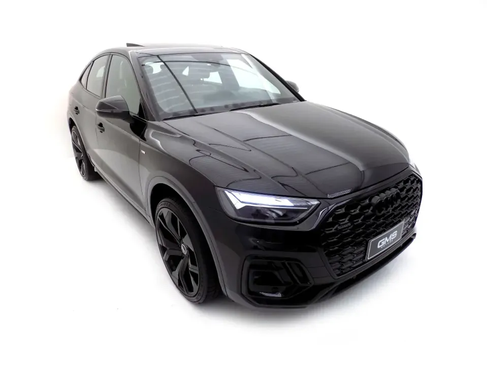 Foto de um audi q5 e-tron