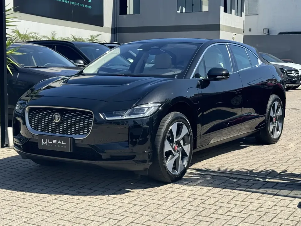 Foto de um jaguar i-pace
