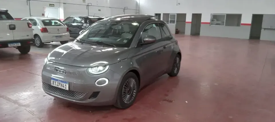 Foto de um fiat 500e