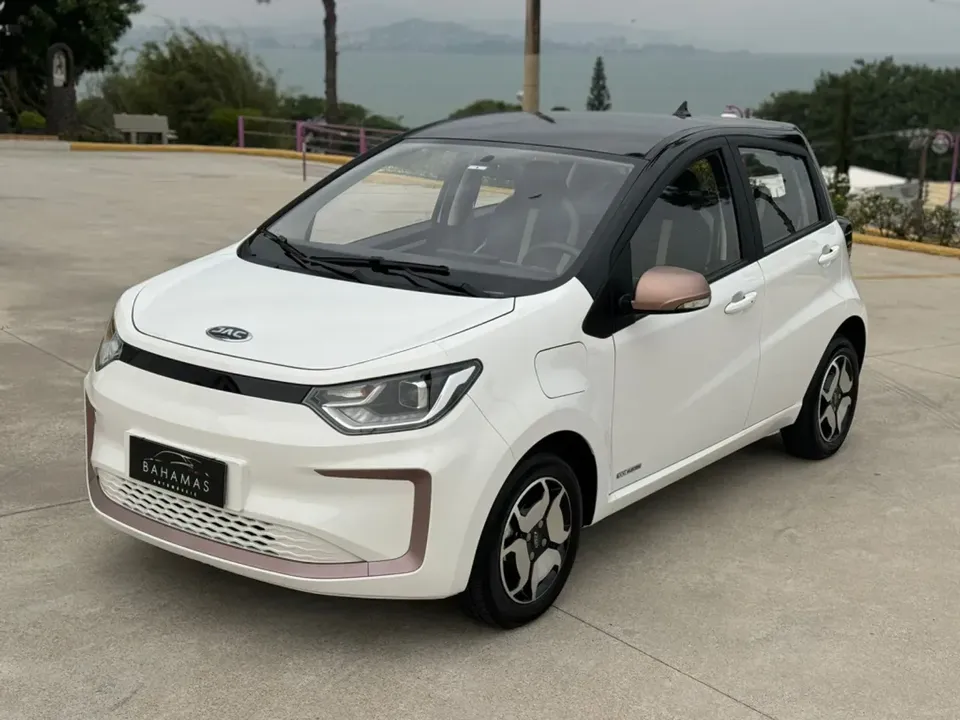 Foto de um jac e-js4