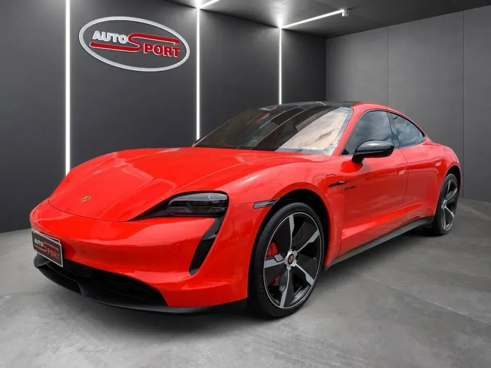 Foto de um porsche taycan