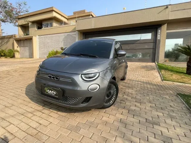 Foto de um fiat 500e