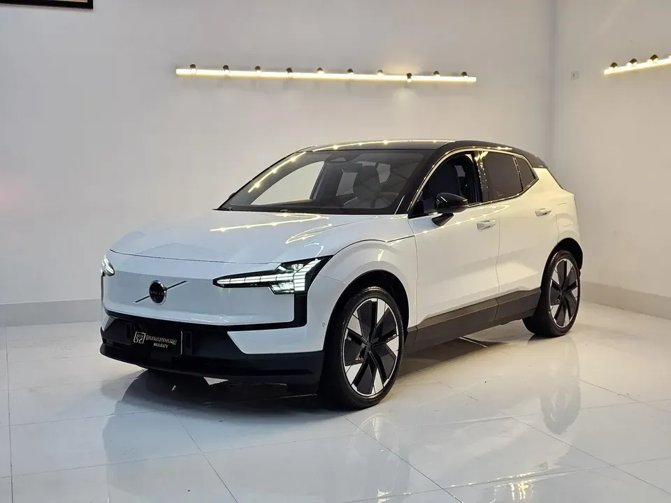 Foto de um volvo ex30