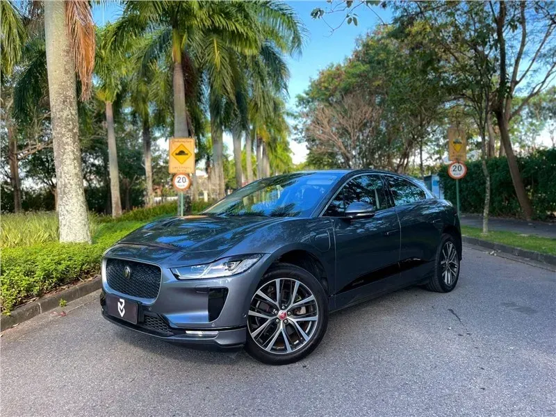 Foto de um jaguar i-pace