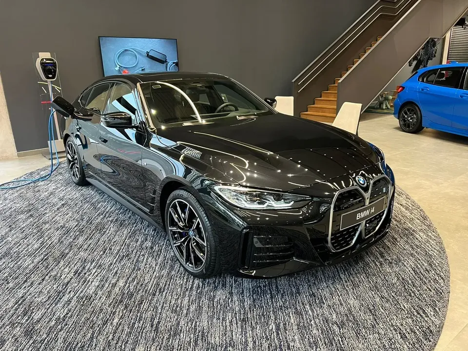 Foto de um bmw i4 edrive40