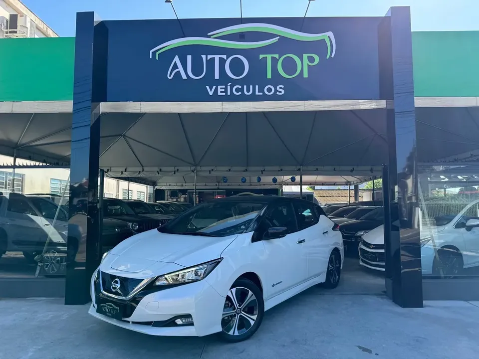Foto de um nissan leaf