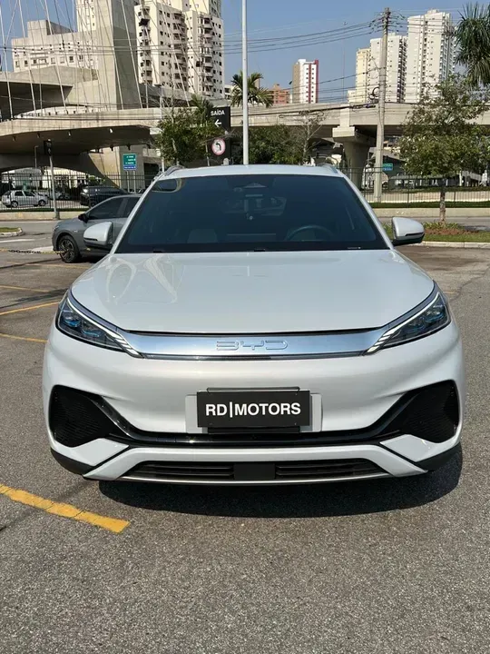 Foto de um byd yuan plus