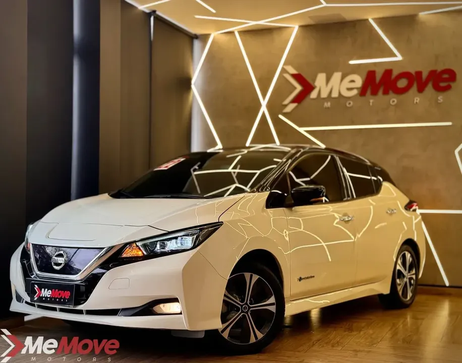 Foto de um nissan leaf