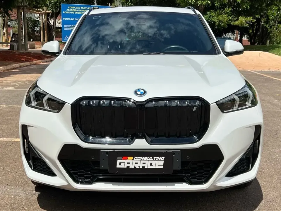 Foto de um bmw ix1