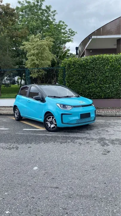 Foto de um jac e-js1