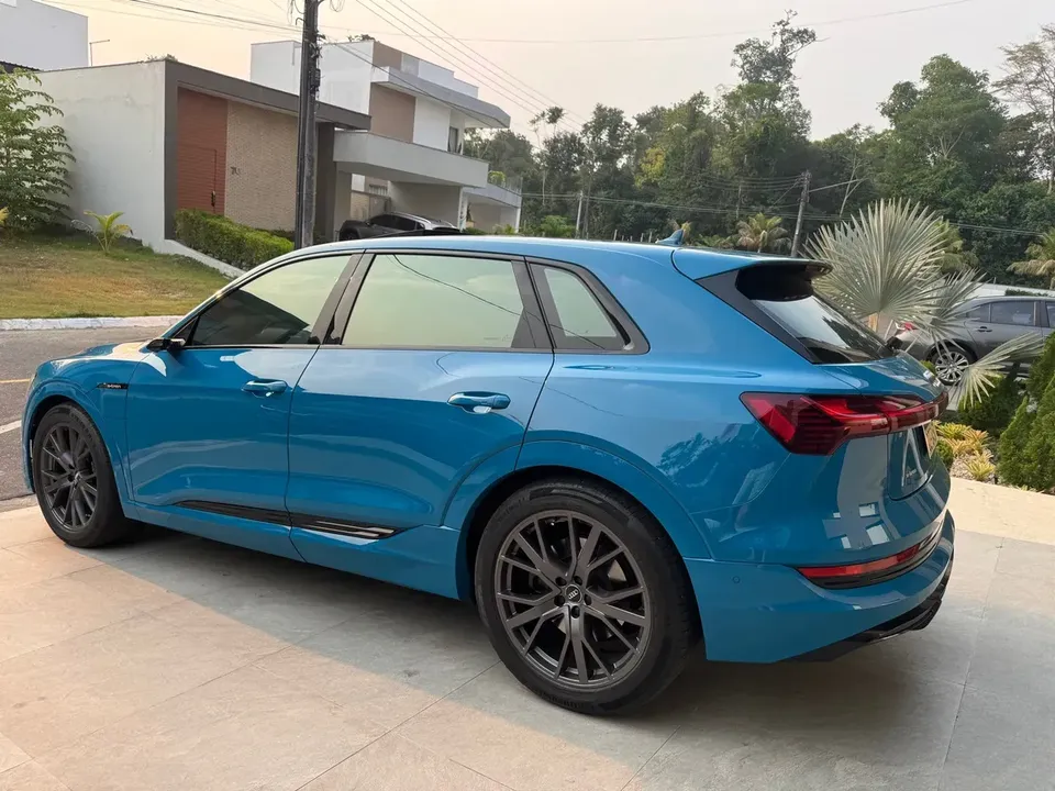 Foto de um audi e-tron