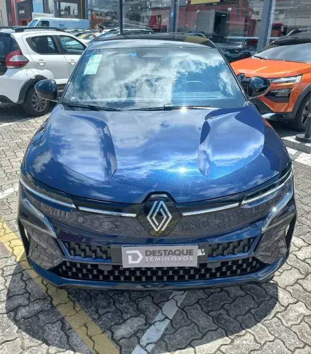 Foto de um renault megane e-tech electric