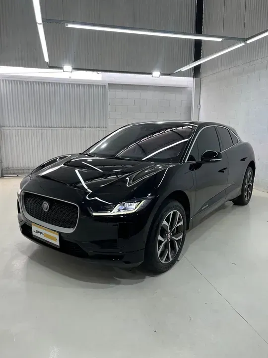 Foto de um jaguar i-pace