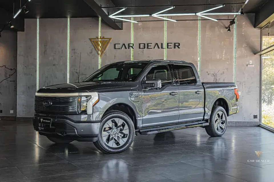 Foto de um ford f-150 lightning