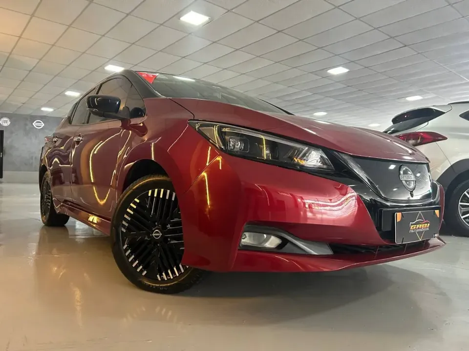 Foto de um nissan leaf