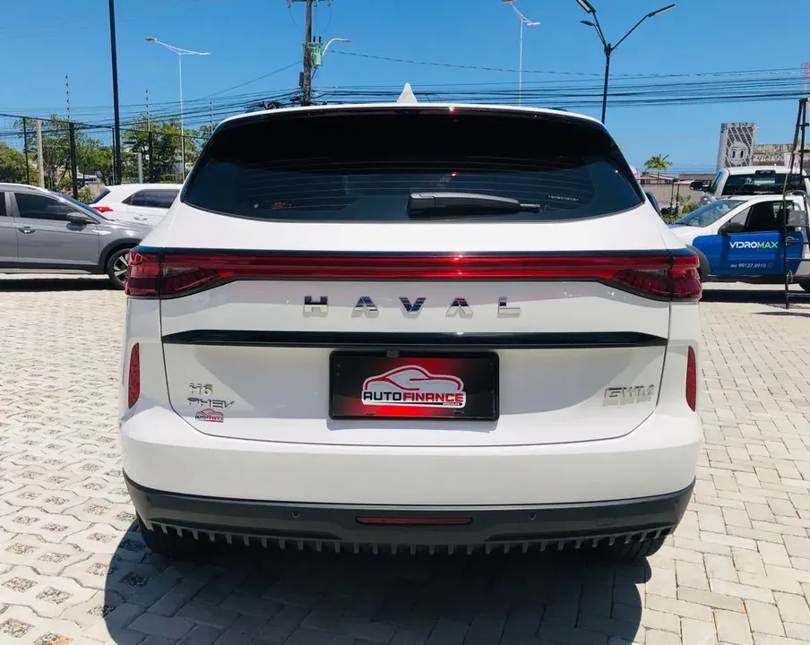 Foto de um gwm haval h6 plug-in hybrid