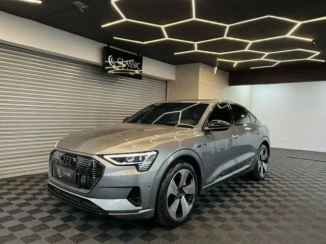 Foto de um audi e-tron s sportback