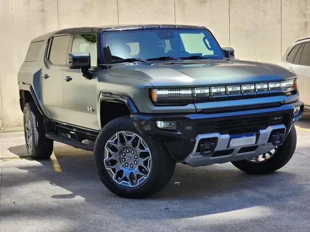 Foto de um gmc hummer ev suv