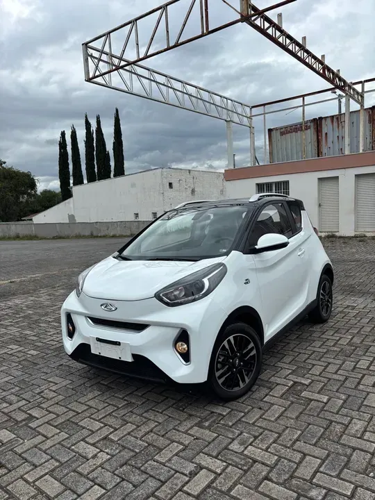 Foto de um chery eq7
