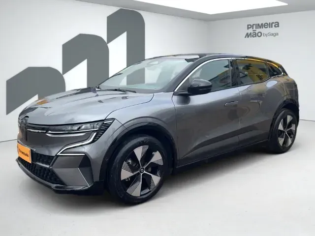 Foto de um renault megane e-tech electric