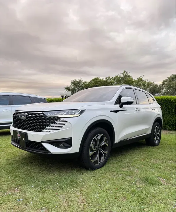 Foto de um gwm haval h6 plug-in hybrid