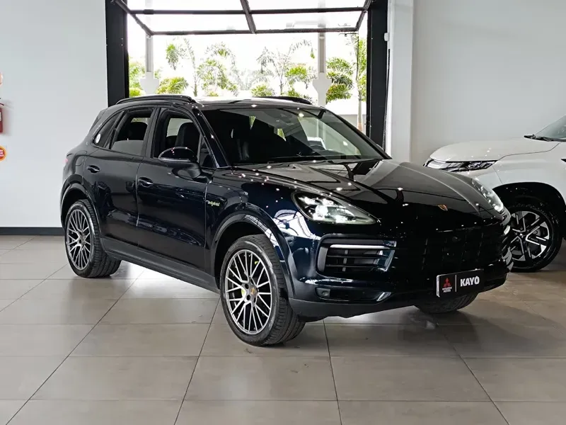 Foto de um porsche cayenne e-hybrid