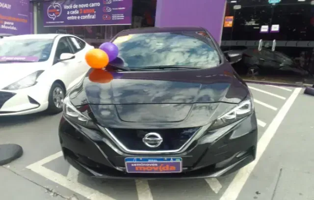 Foto de um nissan leaf
