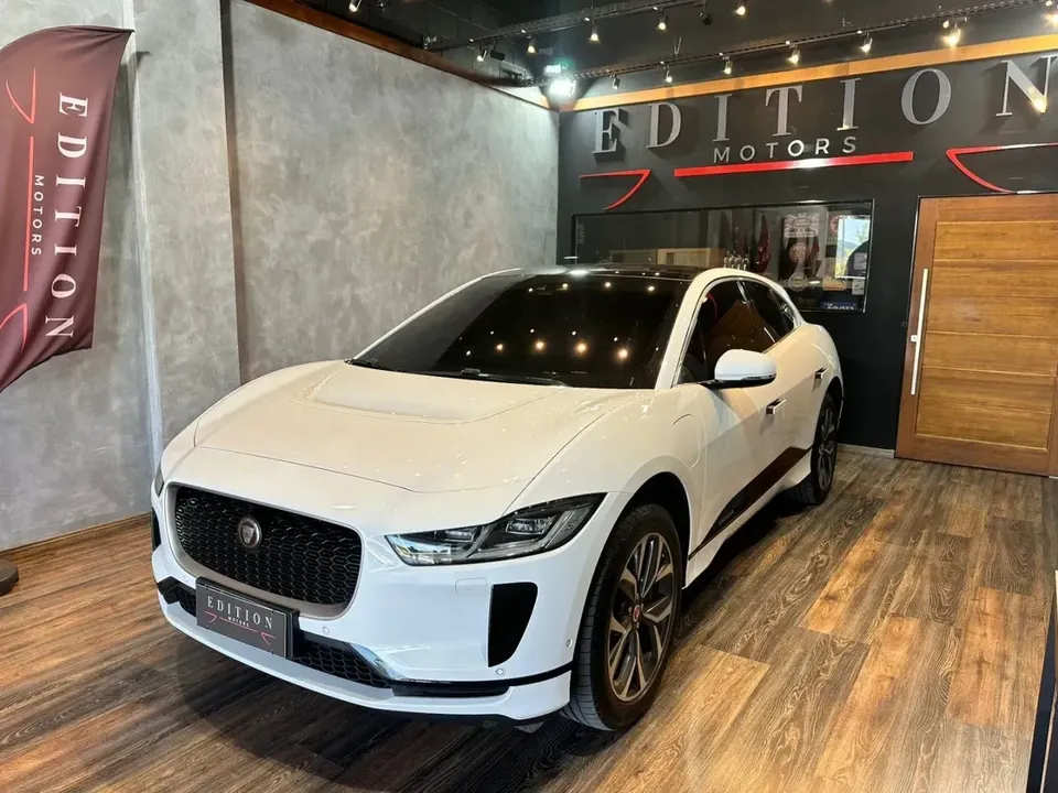 Foto de um jaguar i-pace