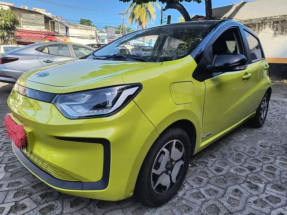 Foto de um jac e-js1