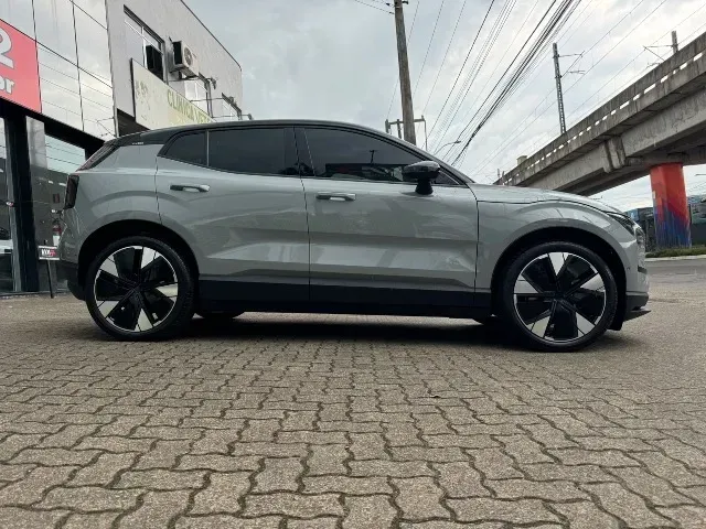 Foto de um volvo ex30