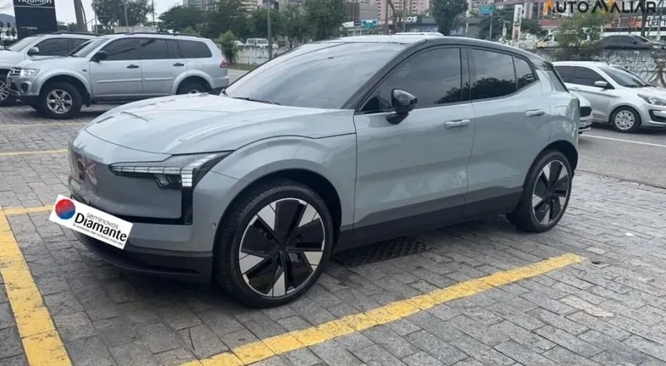 Foto de um volvo ex30