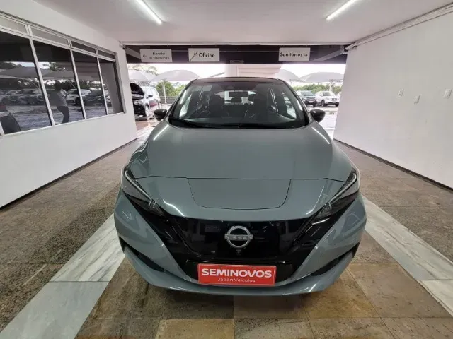 Foto de um nissan leaf