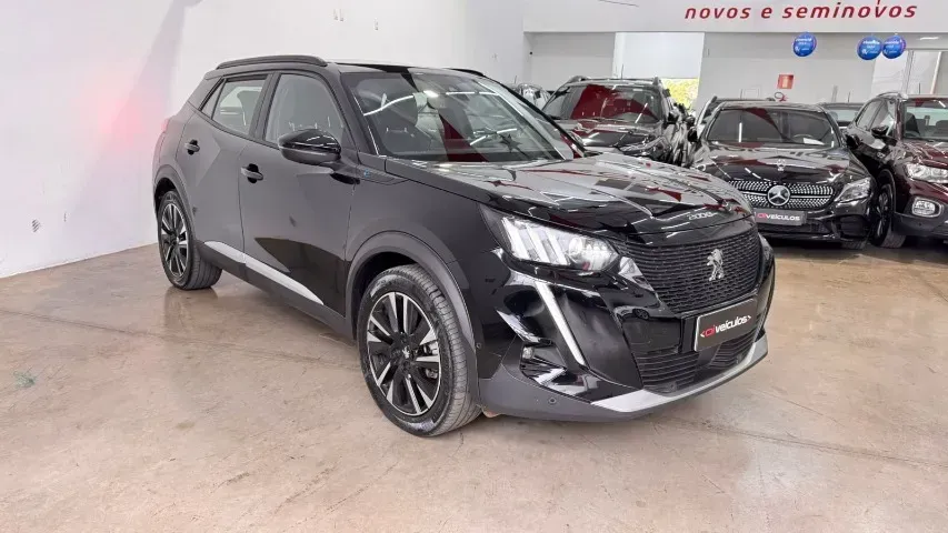 Foto de um peugeot e-2008