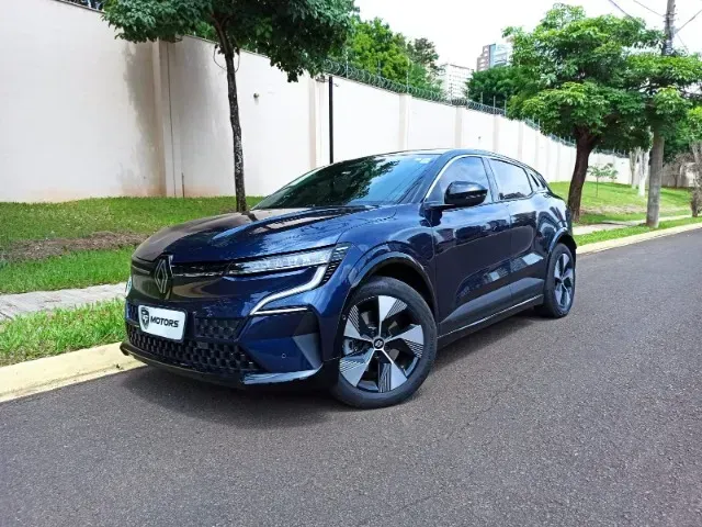 Foto de um renault megane e-tech electric