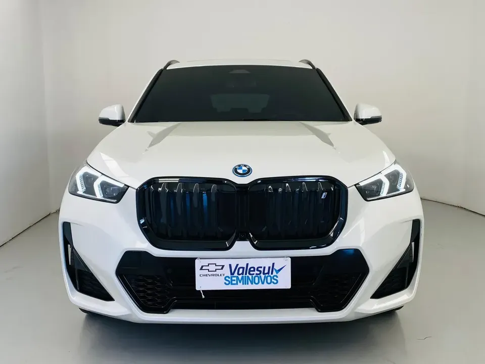 Foto de um bmw ix1